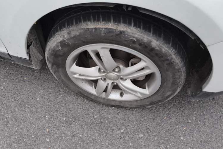 Used FAW Junpai D60 2015 1.5L Manual Tech Version Right Front Wheel Hub