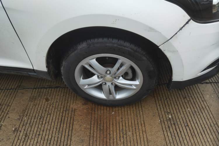 Used FAW Junpai D60 2015 1.5L Manual Luxury Model Right Front Wheel Hub