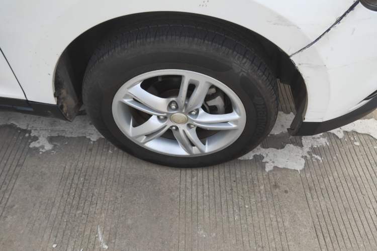 Used FAW Junpai D60 2015 1.5L Manual Luxury Model Right Front Wheel Hub