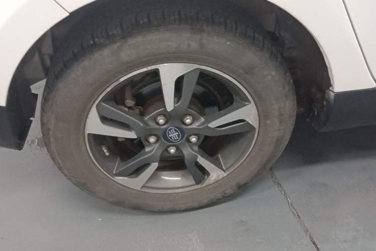 Used FAW Junpai D60 2015 1.8L Automatic Prestige Model Right Rear Wheel Hub