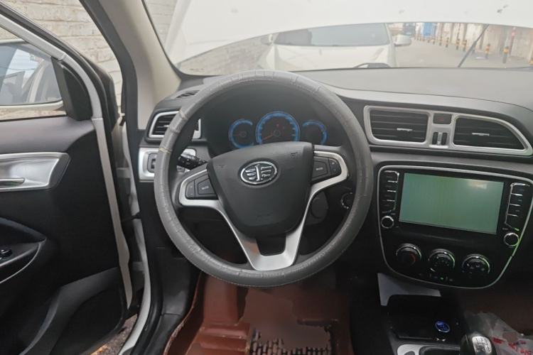 Used FAW Junpai D60 2015 1.5L Manual Luxury Model Steering Wheel