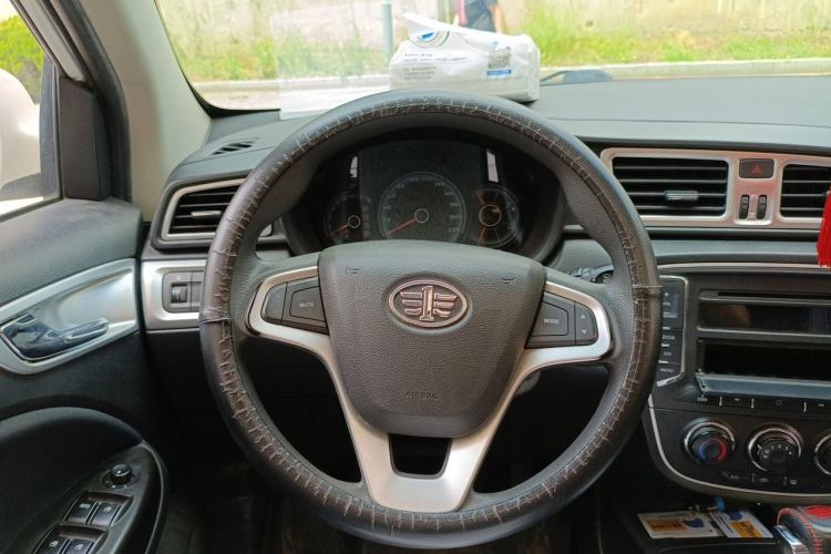 Used FAW Junpai D60 2015 1.8L Automatic Luxury Model Steering Wheel
