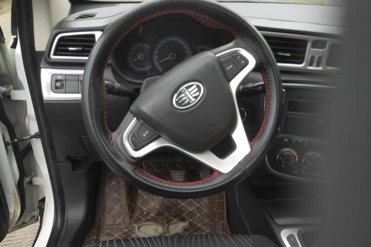 Used FAW Junpai D60 2015 1.5L Manual Luxury Model Steering Wheel