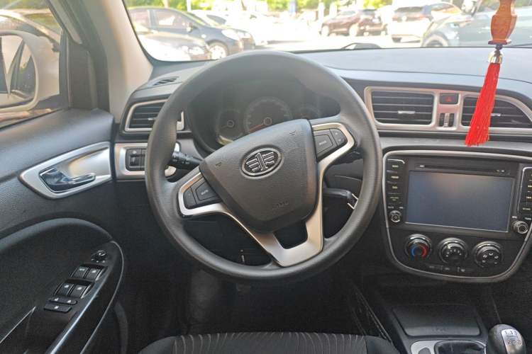 Used FAW Junpai D60 2015 1.5L Manual Comfort Model Steering Wheel