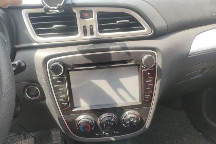 Used FAW Junpai D60 2015 1.8L Automatic Comfort Model Audio And AC Panel