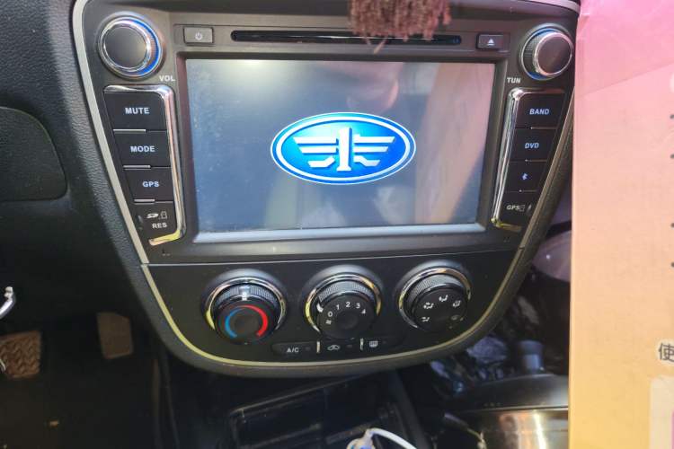 Used FAW Junpai D60 2015 1.5L Manual Standard Edition Audio And AC Panel