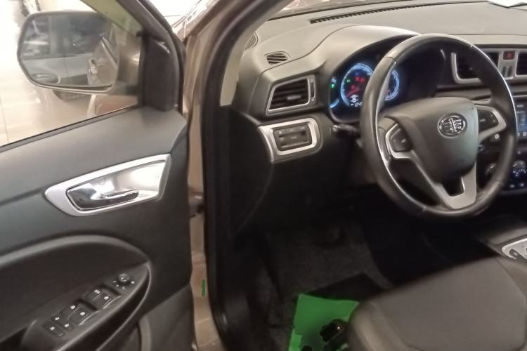 Used FAW Junpai D60 2015 1.8L Automatic Prestige Model Driver Seat