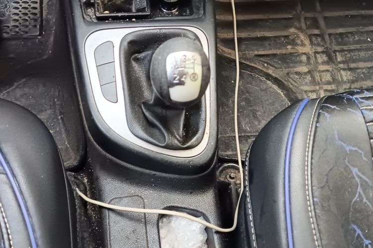 Used FAW Junpai D60 2015 1.5L Manual Standard Edition Gear Lever