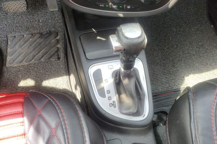 Used FAW Junpai D60 2015 1.8L Automatic Comfort Model Gear Lever