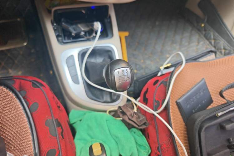 Used FAW Junpai D60 2015 1.5L Manual Luxury Model Gear Lever