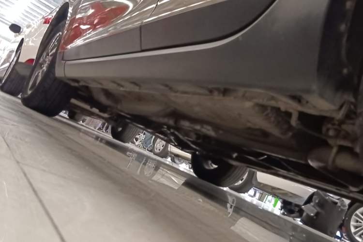 Used FAW Junpai D60 2015 1.8L Automatic Prestige Model Left Side Sill
