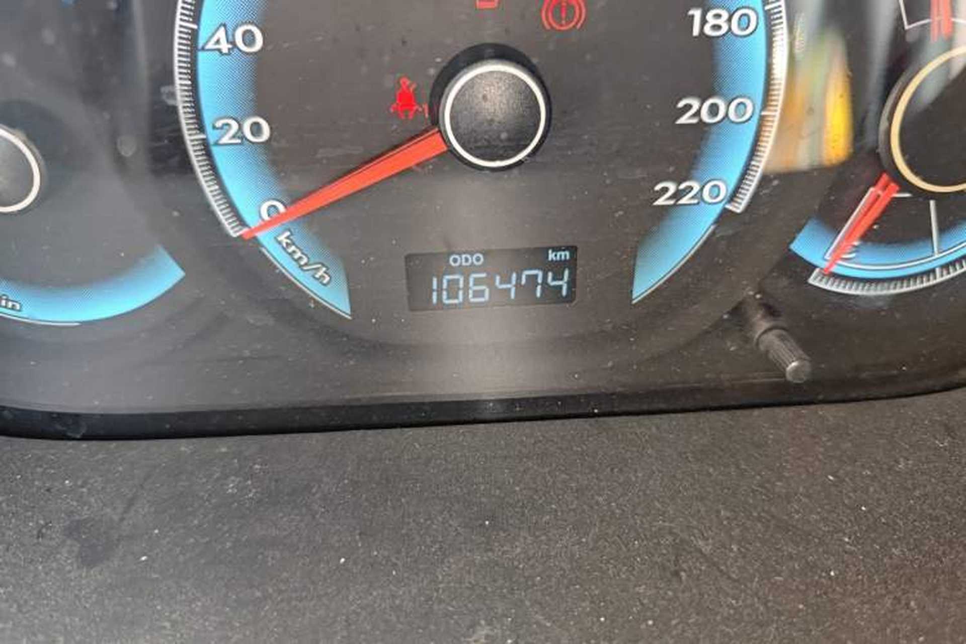 Used FAW Junpai D60 2015 1.5L Manual Standard Edition Odometer Close Up