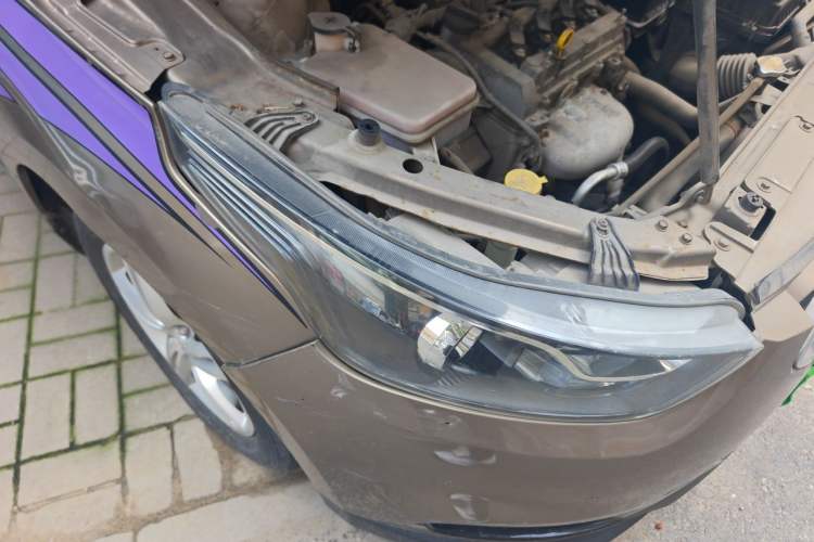 Used FAW Junpai D60 2015 1.5L Manual Luxury Model Right Front Headlight