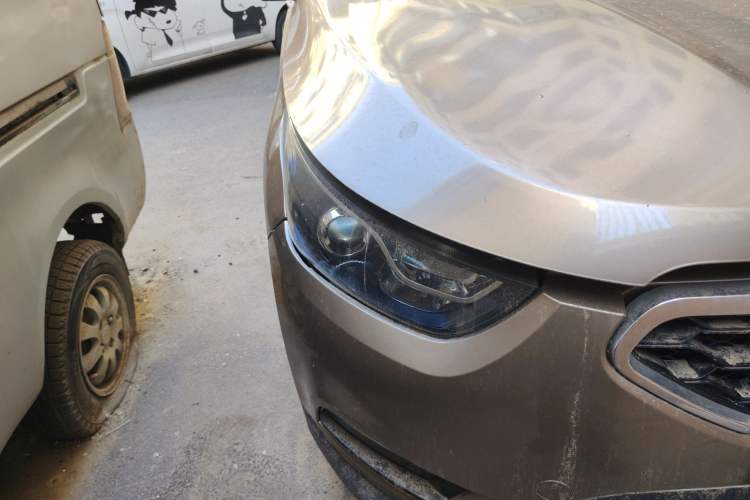 Used FAW Junpai D60 2015 1.5L Manual Standard Edition Right Front Headlight