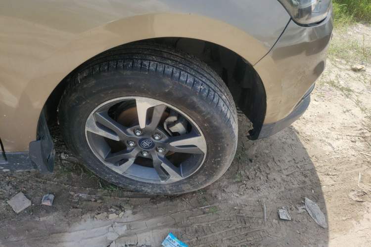 Used FAW Junpai D60 2015 1.8L Automatic Comfort Model Right Front Wheel Hub