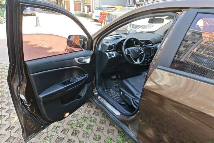 Used FAW Junpai D60 2016 1.8L Automatic Prestige Model Driver Seat