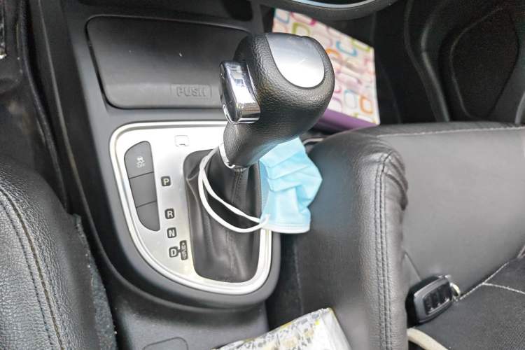 Used FAW Junpai D60 2016 1.8L Automatic Prestige Model Gear Lever