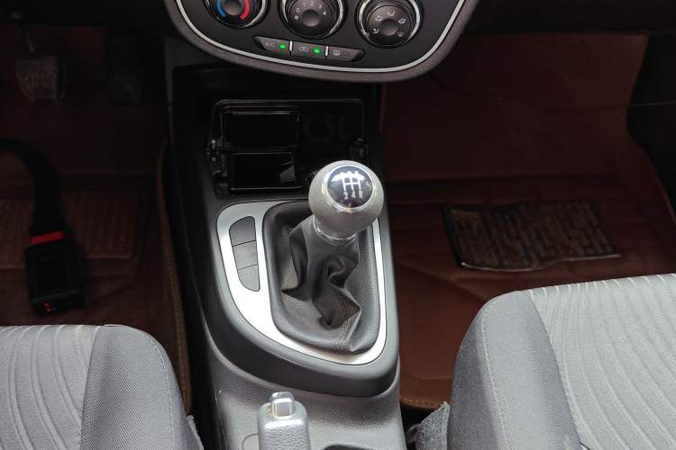 Used FAW Junpai D60 2016 1.5L Manual Standard Edition Gear Lever
