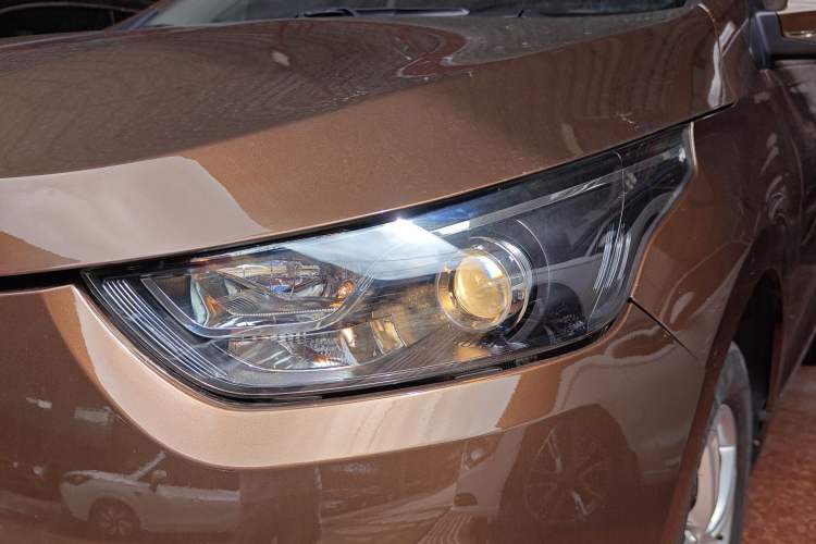 Used FAW Junpai D60 2016 1.5L Manual Standard Edition Left Front Headlight