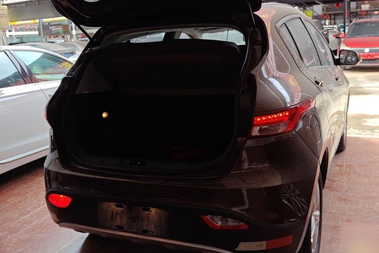 Used FAW Junpai D60 2016 1.5L Manual Standard Edition Trunk