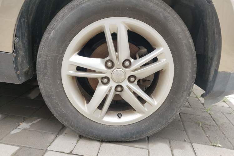 Used FAW Junpai D60 2016 1.5L Manual Standard Edition Right Front Wheel Hub