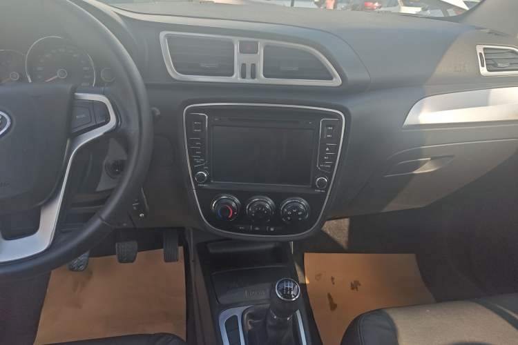 Used FAW Junpai D60 2016 1.5L Manual Comfort Model Audio And AC Panel