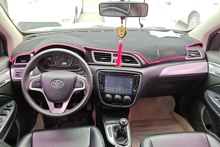 Used FAW Junpai D60 2016 1.5L Manual Standard Edition Center Console