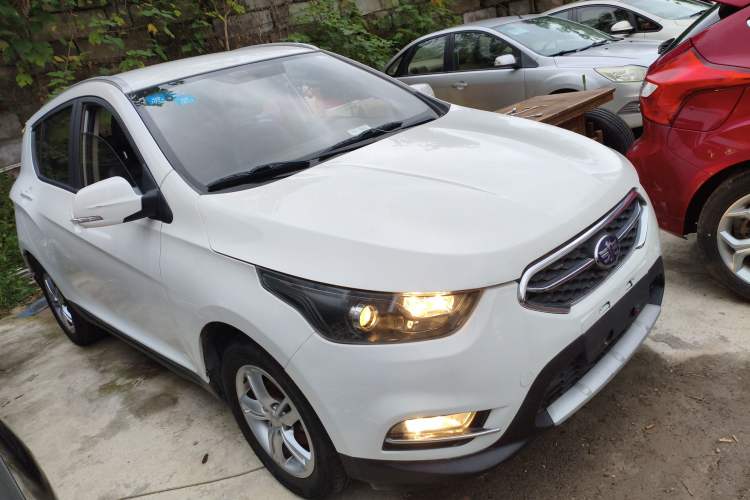 Used FAW Junpai D60 2016 1.5L Manual Standard Edition Front Right 45 Deg