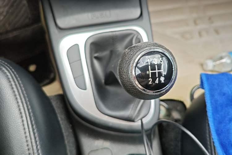 Used FAW Junpai D60 2016 1.5L Manual Standard Edition Gear Lever
