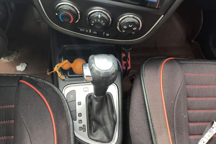 Used FAW Junpai D60 2016 1.8L Automatic Prestige Model Gear Lever