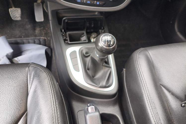 Used FAW Junpai D60 2016 1.5L Manual Standard Edition Gear Lever