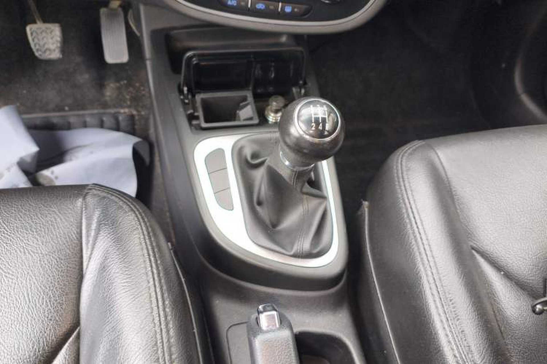 Used FAW Junpai D60 2016 1.5L Manual Standard Edition Gear Lever