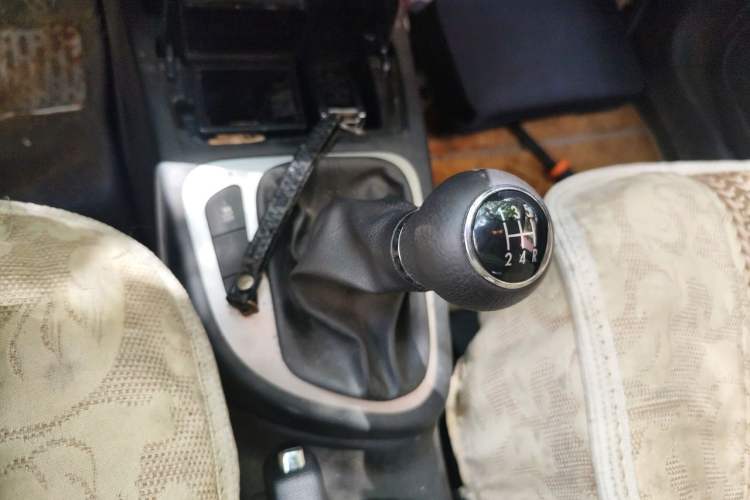 Used FAW Junpai D60 2016 1.5L Manual Luxury Model Gear Lever