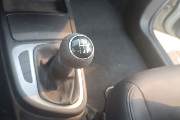 Used FAW Junpai D60 2016 1.5L Manual Standard Edition Gear Lever