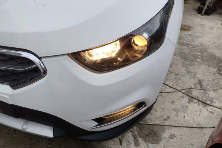Used FAW Junpai D60 2016 1.5L Manual Standard Edition Left Front Headlight