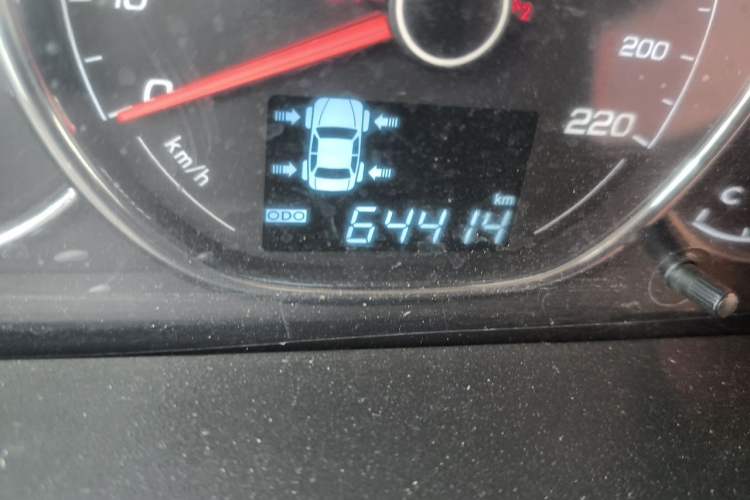 Used FAW Junpai D60 2016 1.8L Automatic Prestige Model Odometer Close Up