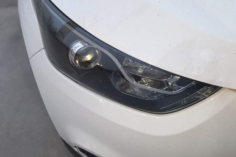 Used FAW Junpai D60 2016 1.5L Manual Comfort Model Right Front Headlight