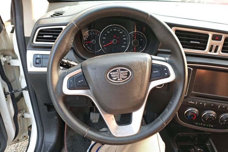 Used FAW Junpai D60 2016 1.5L Manual Luxury Model Steering Wheel