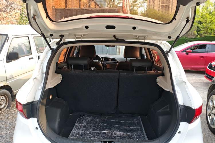 Used FAW Junpai D60 2016 1.5L Manual Luxury Model Trunk