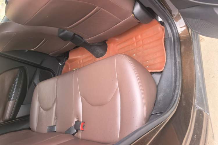 Used FAW Junpai D60 2017 1.5L Manual Entry-Level Model Interior 1