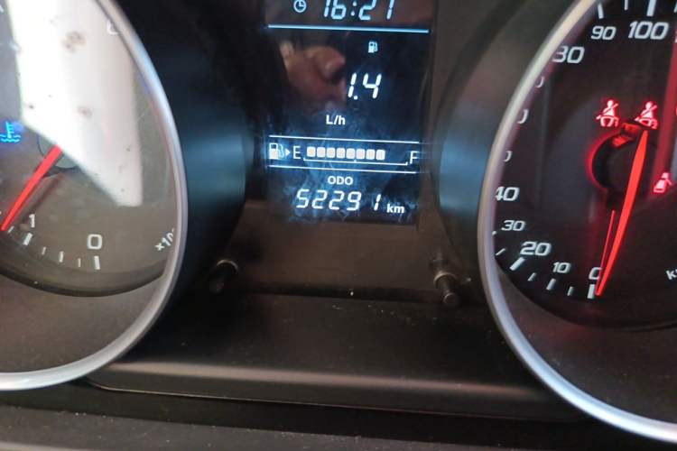 Used FAW Junpai D60 2017 1.5L Manual Entry-Level Model Odometer Close Up