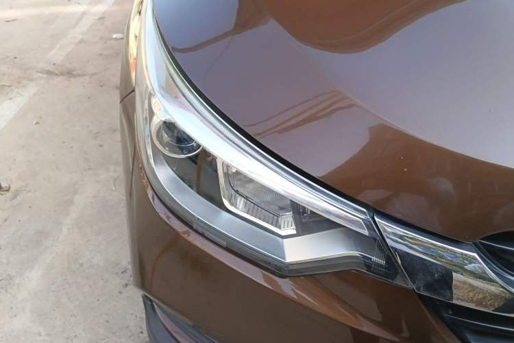 Used FAW Junpai D60 2017 1.5L Manual Entry-Level Model Right Front Headlight