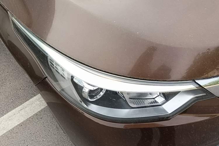 Used FAW Junpai D60 2017 1.5L Manual Entry-Level Model Right Front Headlight