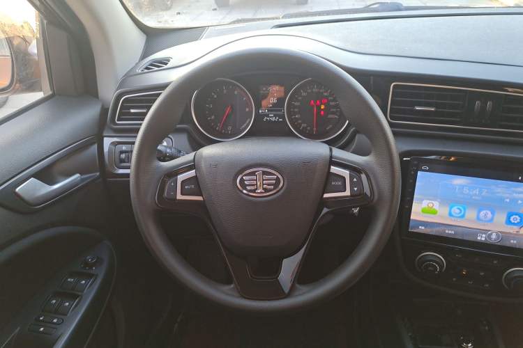 Used FAW Junpai D60 2017 1.5L Manual Entry-Level Model Steering Wheel