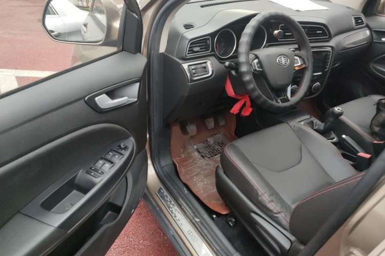 Used FAW Junpai D60 2017 1.5L Manual Luxury Version Driver Seat