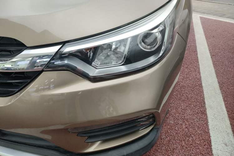 Used FAW Junpai D60 2017 1.5L Manual Luxury Version Left Front Headlight