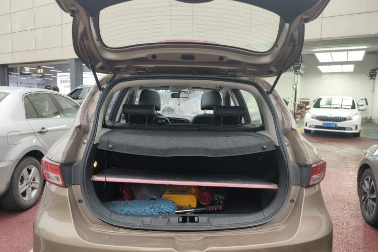 Used FAW Junpai D60 2017 1.5L Manual Luxury Version Trunk