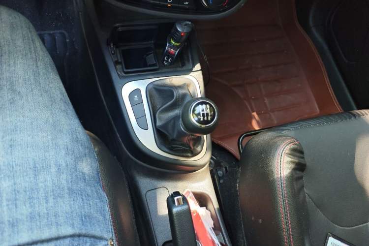 Used FAW Junpai D60 2017 1.5L Manual Luxury Version Gear Lever