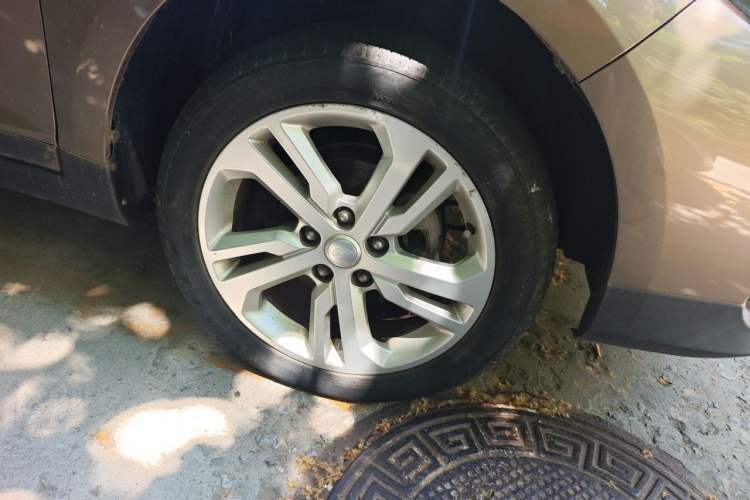 Used FAW Junpai D60 2017 1.5L Manual Luxury Version Right Front Wheel Hub