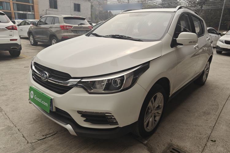 Used FAW Junpai D60 2017 1.5L Manual Luxury Version Guazi used car, China used car export, Used car for sale, Used cars, Cheapest cars for sale